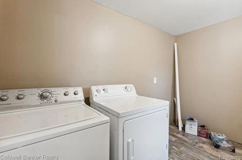 1787 Sashabaw Rd, Brandon MI  48462-9163 exterior