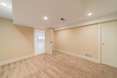 5600 Rutherford Ave, Chicago IL 60638-3247 exterior