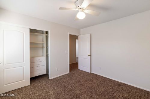 2737 Amberwood Dr, Phoenix AZ 85045-4208 exterior