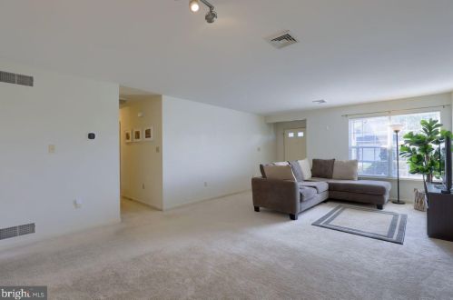 152 Merlin Dr, Hummelstown PA  17036-8841 exterior