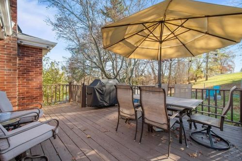 960 Whitley Dr, Pittsburgh PA 15237-5942 exterior