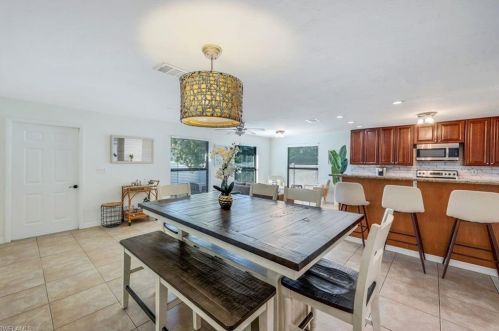 724 102 Ave, Naples FL 34108-3214 exterior