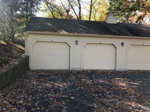 27 Valiant Way, Salem MA 01970-6608 exterior