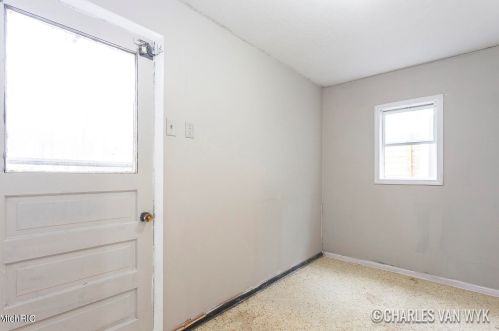 305 Jones St, Grant MI 49327-9143 exterior