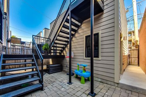 3619 Hermitage Ave, Chicago IL 60613-3506 exterior