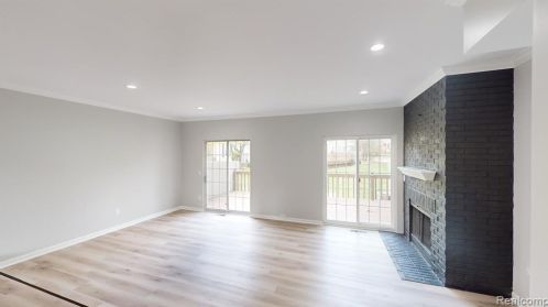 1226 Kings Cv Ct, Rochester MI 48306-4226 exterior