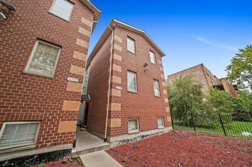 6139 King Dr, Chicago, IL 60637-2313