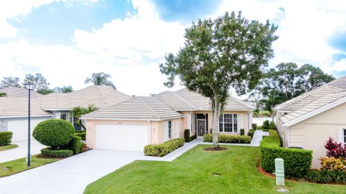 213 Bentley Cir, Fort Pierce, FL 34986-2404