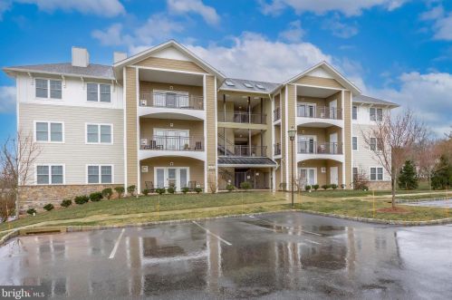 62 Bucktown Xing, Pottstown PA  19465-7750 exterior