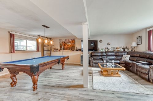 8 Linda Ln, Babylon NY exterior