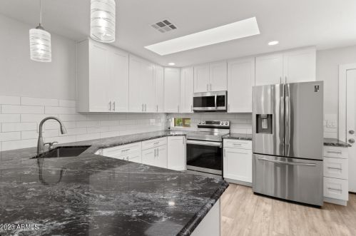 2519 Bluefield Ave, Phoenix AZ  85032-8004 exterior