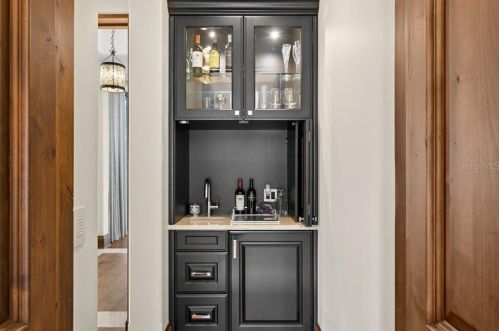 2621 Dundee St, Tampa FL  33629-7516 exterior