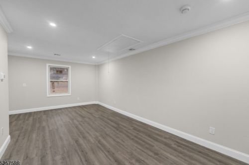 114 Woodlawn Ave, Bridgewater NJ 08807-2031 exterior