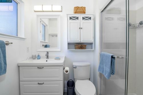 4031 Burbank Dr, Concord CA 94521-1024 exterior