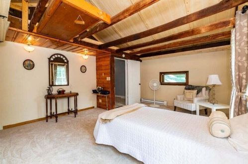 514 Kalamazoo St, Paw Paw MI 49079-1130 exterior