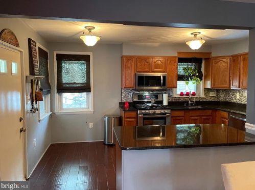 3118 Guilford St, Philadelphia PA 19152-4504 exterior