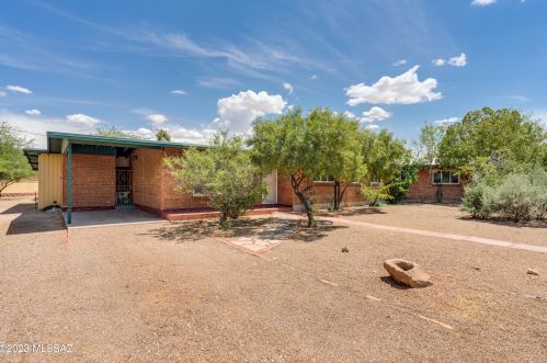 105 Regency Pl, Tucson, AZ 85711-2850
