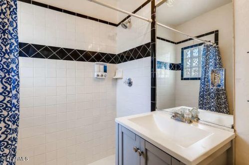 4233 17 Ave, Phoenix AZ 85027-5308 exterior