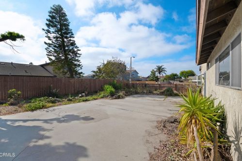 3450 Schooner Walk, Oxnard CA 93035-1642 exterior