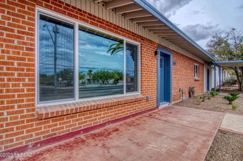 892 Glenn St, Tucson AZ  85705-4120 exterior