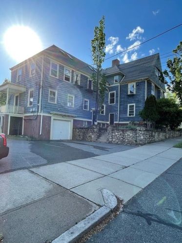 182 Adelaide Ave, Providence, RI 02907-1850