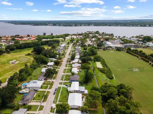 3256 Monte Vista St, Fort Pierce FL  34952-6113 exterior