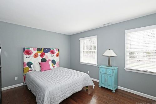 94 Spectacle Ln, Ridgefield CT 06877-5715 exterior