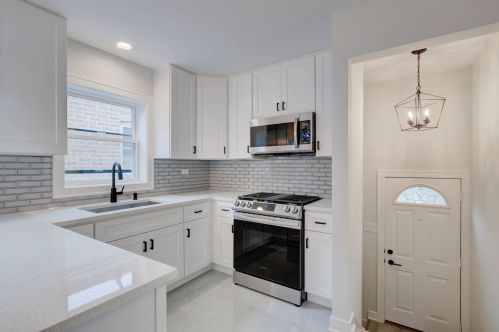 4852 La Crosse Ave, Chicago IL  60638-2119 exterior