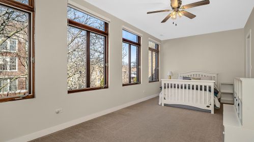 4231 Richmond St, Chicago IL 60618-2615 exterior