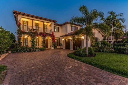 2252 Residence Cir, Naples FL 34105-3084 exterior