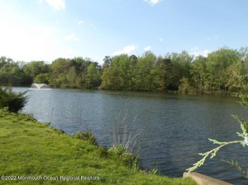 1 Gladstone Ave, Lakehurst NJ 08759-6626 exterior