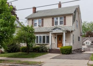 30 Harkness Ave, Springfield, MA 01118-2107