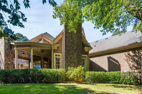 4968 Long Is Dr, Atlanta GA 30327-4904 exterior