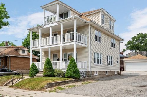 26 Blakeley St, Woonsocket RI  02895-5830 exterior