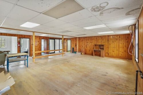 79 Commerce Ave, Killingly CT 06239-2804 exterior