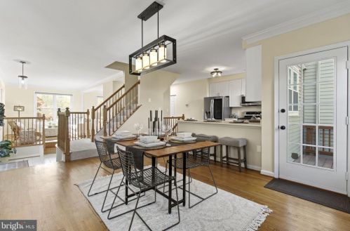 7433 Dunnington Pl, Alexandria VA  22315-5248 exterior