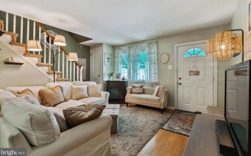 2822 10th St, Philadelphia, PA 19148-5009