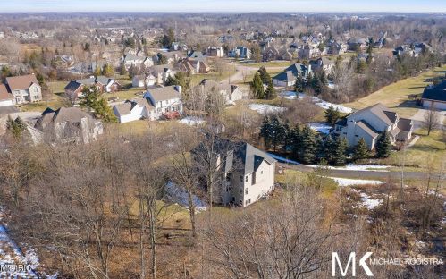 1860 Tall Pne Dr, Grand Rapids MI 49546-7923 exterior