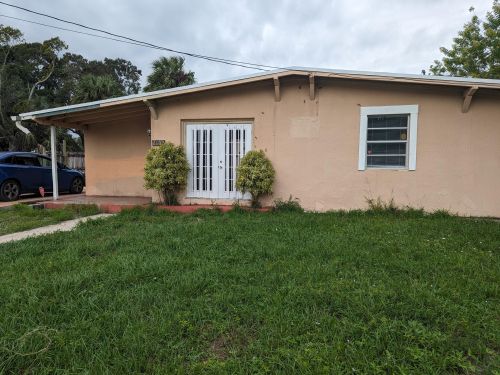 2103 Golfview Ct, Fort Pierce, FL 34950-5438
