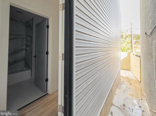 647 41st St, Philadelphia PA  19104-1752 exterior