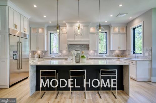 1100 Balls Hill Rd, Mc Lean VA 22101-2039 exterior