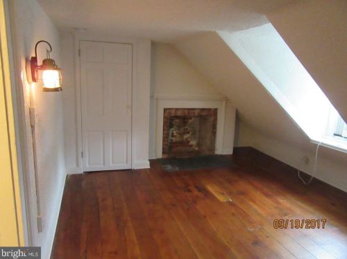 947 2nd St, Philadelphia PA 19122-1946 exterior