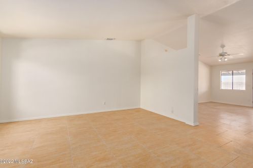 9961 Falcon Point Dr, Tucson AZ 85730-6129 exterior