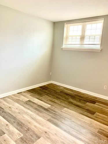 97 College Dr, Edison NJ 08817-5930 exterior