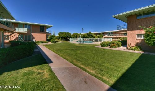 3002 6th St, Tucson AZ 85716-4862 exterior