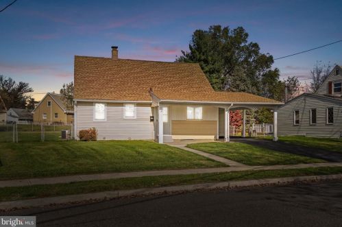 18 Albemarle Rd, Trenton, NJ 08648-3429