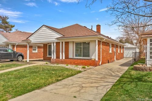 5750 Burger St, Dearborn Heights, MI 48127-2435