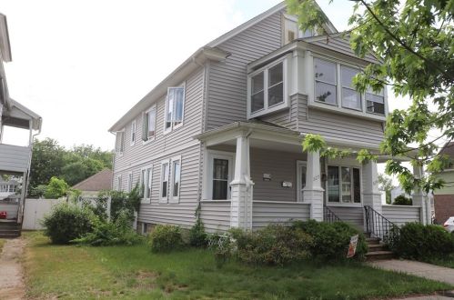 527 Springfield St, Chicopee, MA 01013-2861