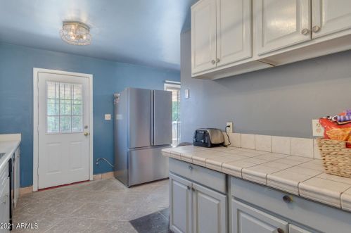 5743 38 Dr, Phoenix AZ 85053-2811 exterior