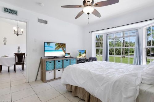 4280 18 Ave, Naples FL 34120-6309 exterior